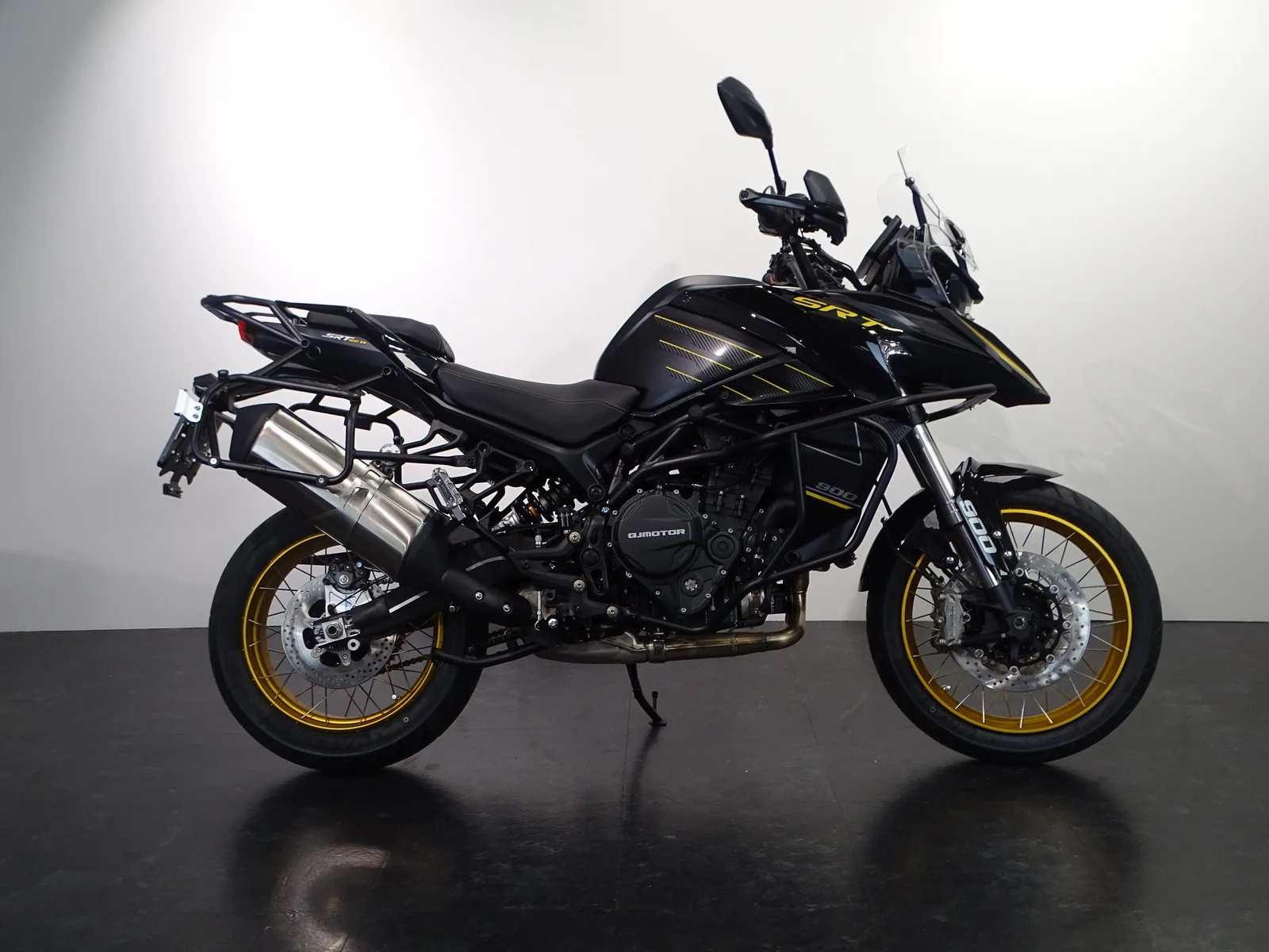 QJ Motor SRT 900 SX TOURING (2026) — foto 1
