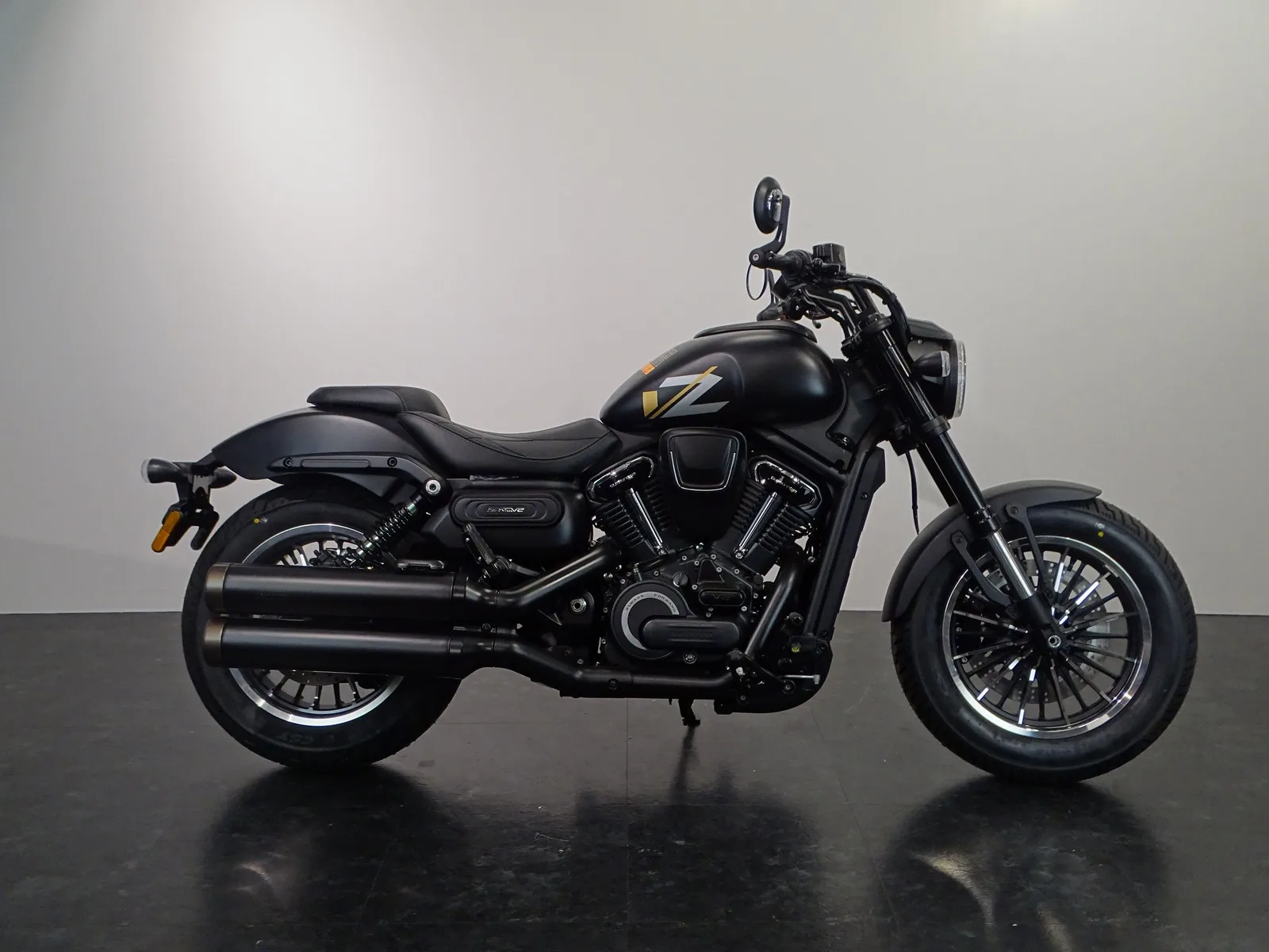 QJ Motor SRV 600 V2 (2026) — foto 1