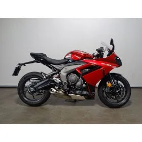 Triumph DAYTONA 660 (2025) — foto 1