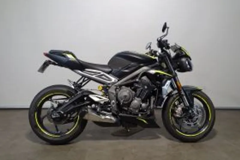Triumph STREET TRIPLE RS (2021)