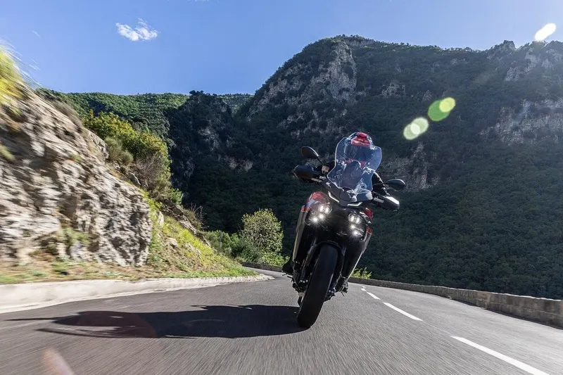 Yamaha Tracer 9 (2025)