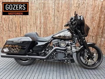 Harley-Davidson Street Glide (2016) — foto 1