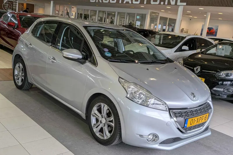 Peugeot 208 (2012)