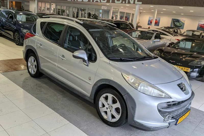 Peugeot 207 (2008)