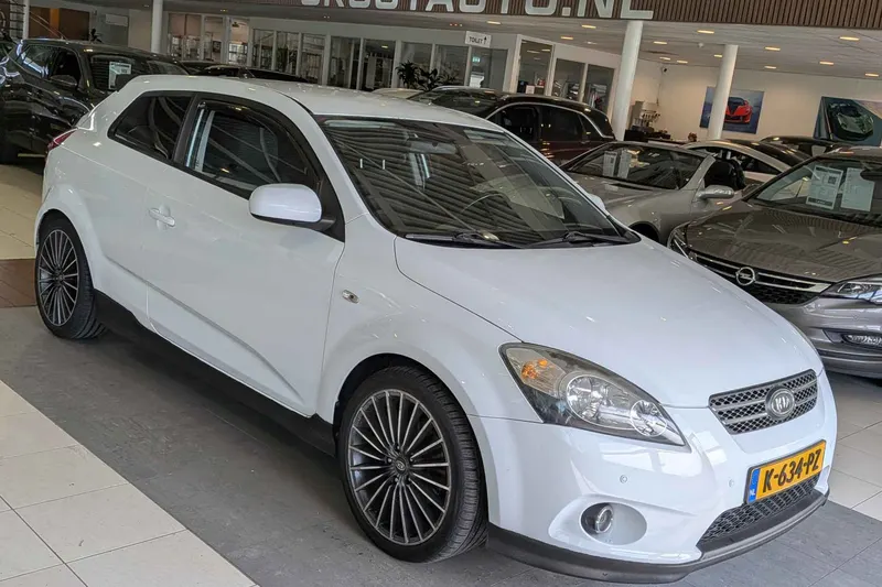 Kia Pro Cee'd (2011)