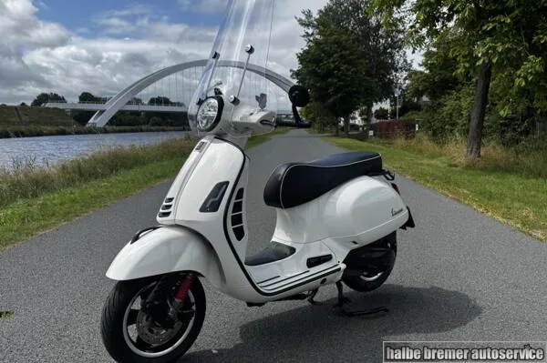 Vespa GTS 300 Touring (2021) — foto 1
