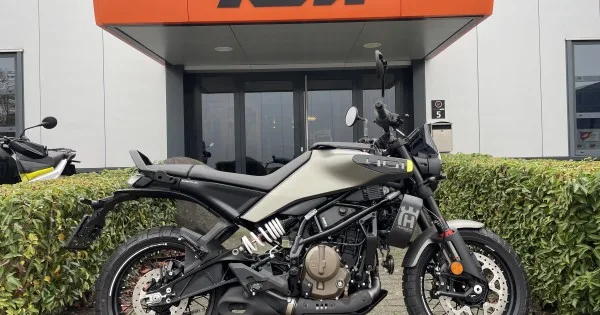 Husqvarna Svartpilen 401 24 (2026) — foto 1