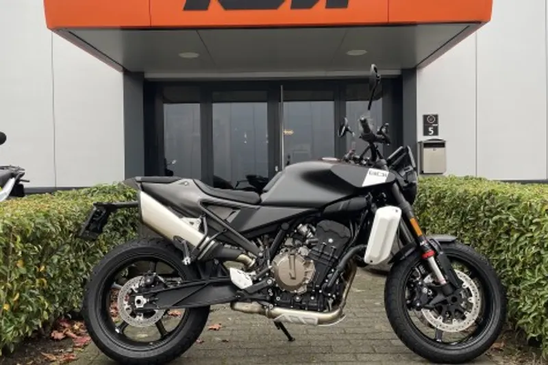 Husqvarna Svartpilen 801 24 (2026)