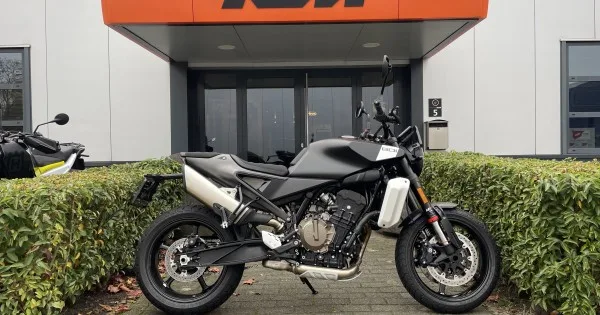 Husqvarna Svartpilen 801 24 (2024) — foto 1