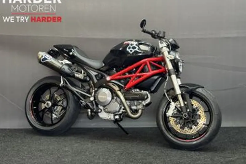 Ducati 796 Monster (2011)