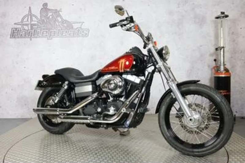 HARLEY-DAVIDSON Street BOB Fxdbi Dyna (2010)