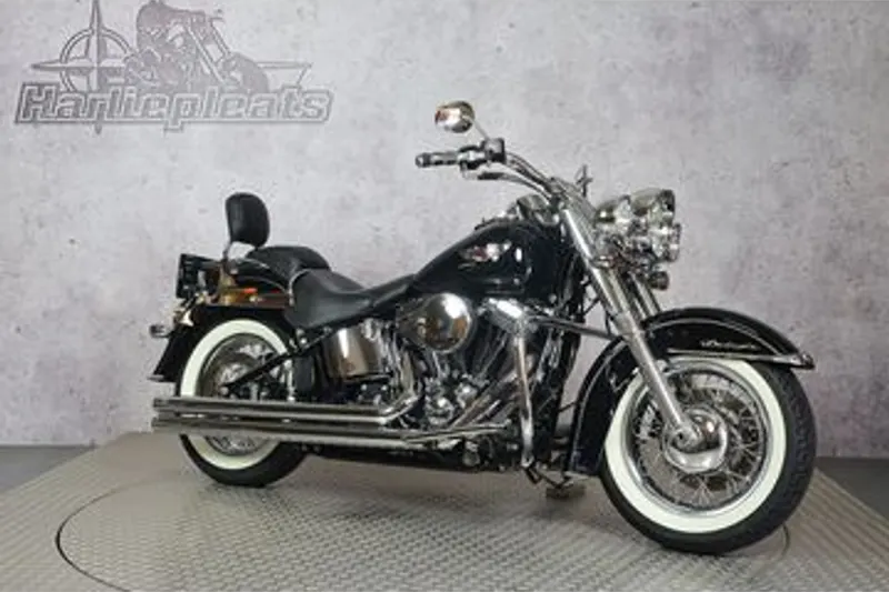 HARLEY-DAVIDSON Softail Deluxe Flstn (2012)
