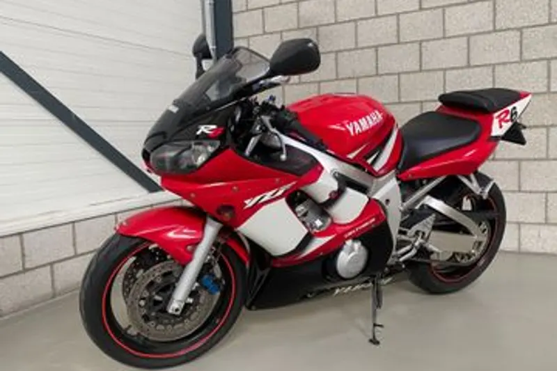 Yamaha YZF-R6 (2002)