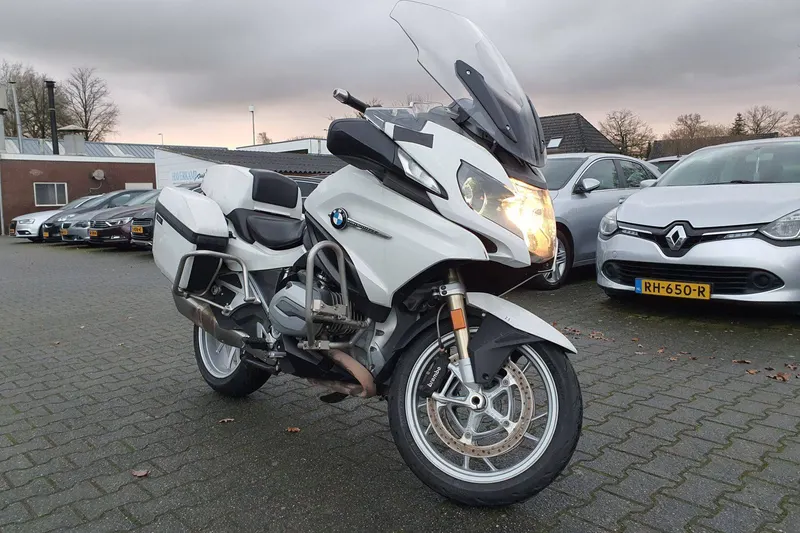 BMW R (2018)