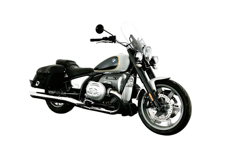 BMW R (2024)