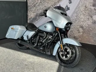 Harley-Davidson Street Glide Special (2023) — foto 1