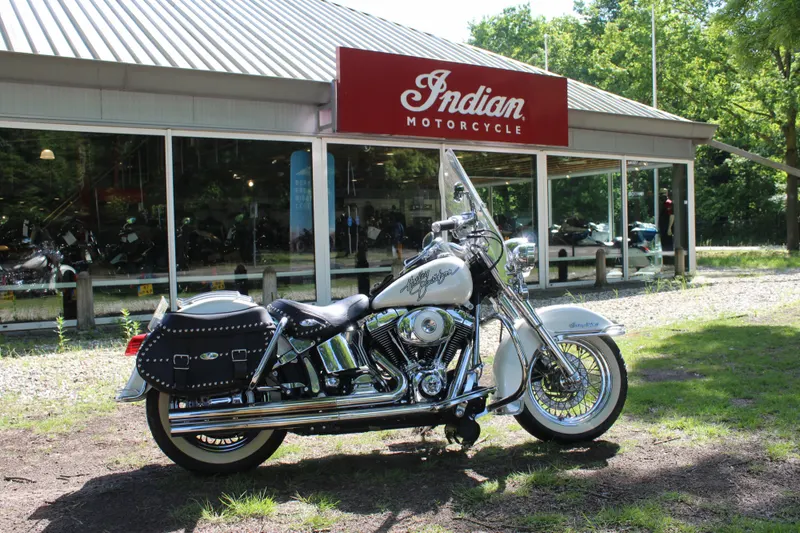 Harley-Davidson Heritage Softail Softail FLSTCI Heritage softail classic (2005)