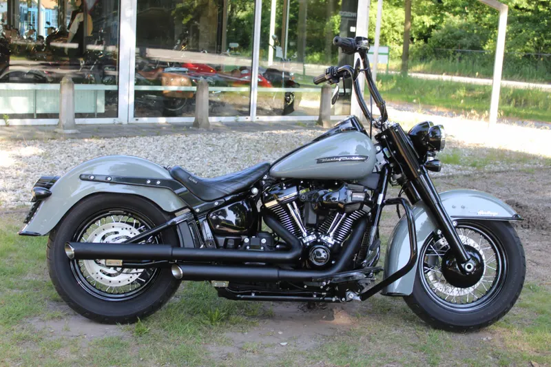 Harley-Davidson Heritage FLHCS (2021)