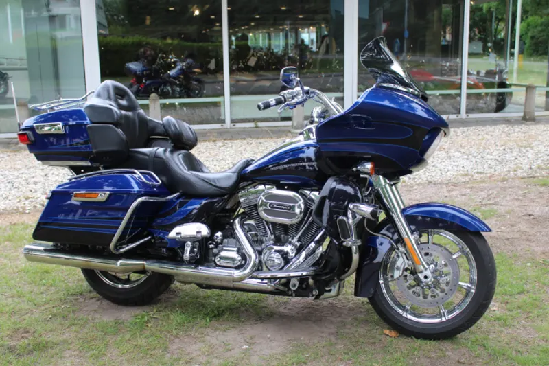 DS Road Glide FLTRUSE Ultra (2015)
