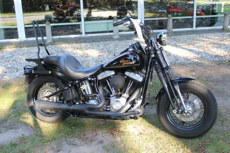 Harley-Davidson Softail Cross Bones springer FLST-SB (2009)