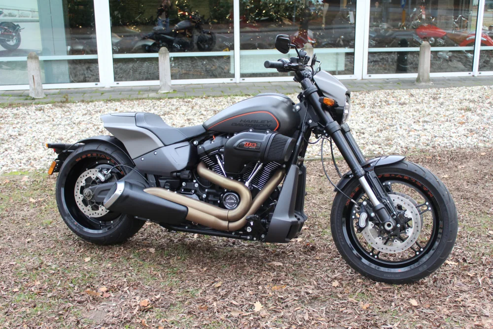 Harley-Davidson Softail FXDR 114 (2018) — foto 1