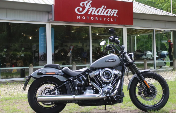Harley-Davidson Softail Street BOB (2025) — foto 1
