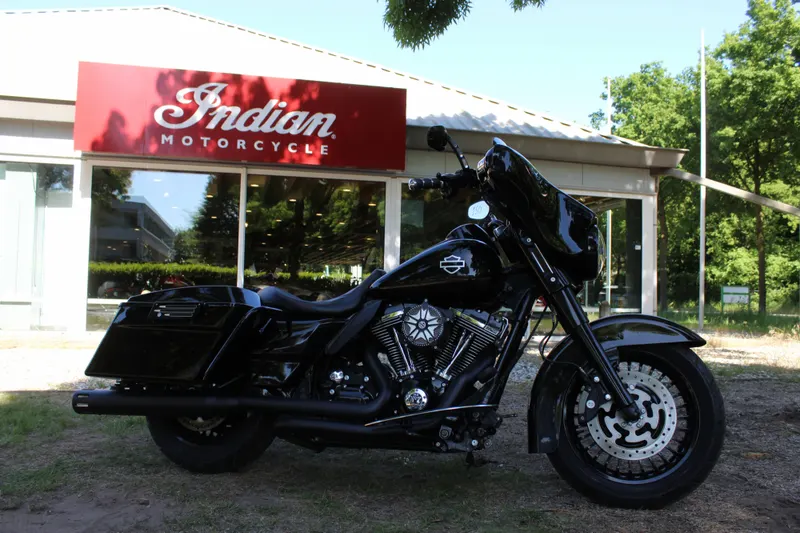 Harley-Davidson Street Glide (2011)