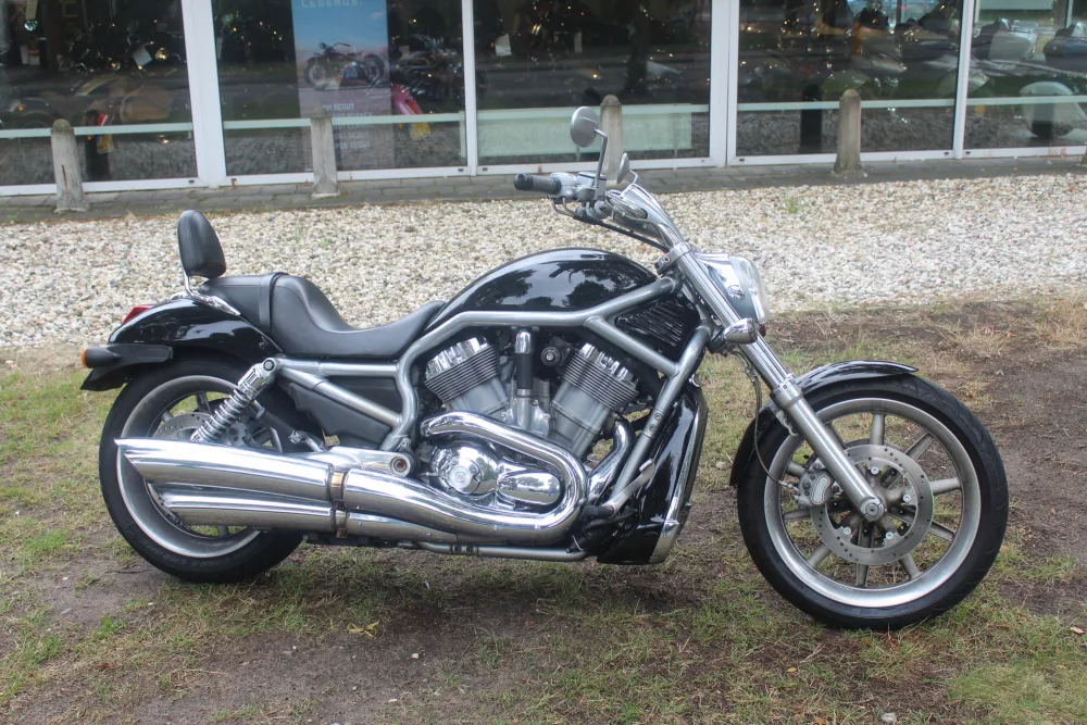 Harley-Davidson V-Rod (2004) — foto 1