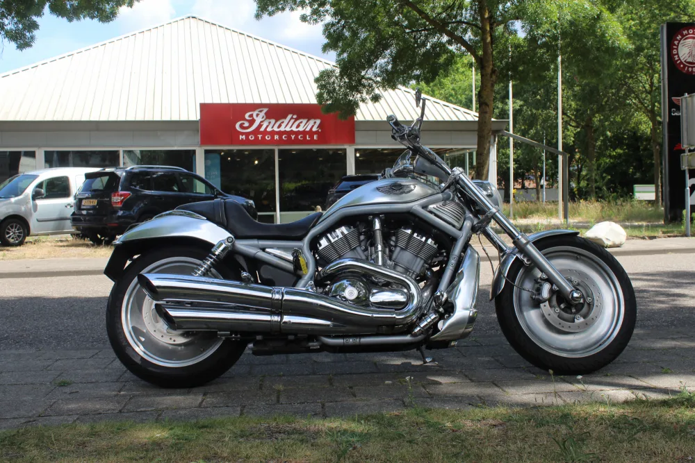 Harley-Davidson VRSC V-Rod (2003) — foto 1