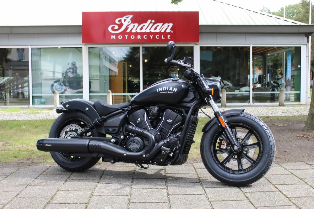 Indian Scout Bobber Limited+Tech (2025) — foto 1