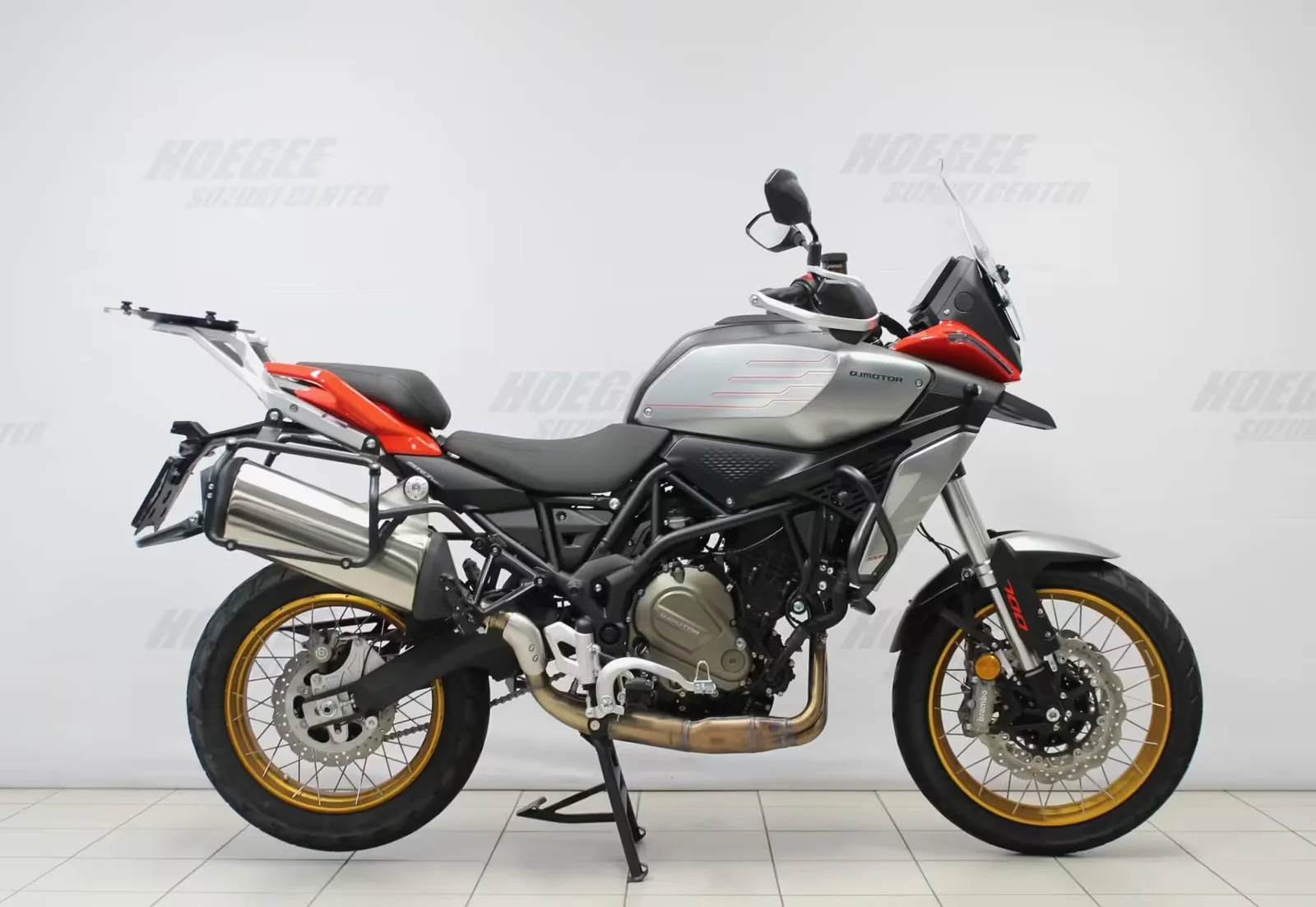 QJ Motor SRT700SX (2025) — foto 1