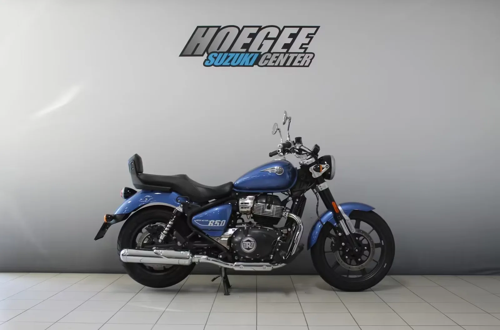 Royal Enfield Super Meteor (2023) — foto 1