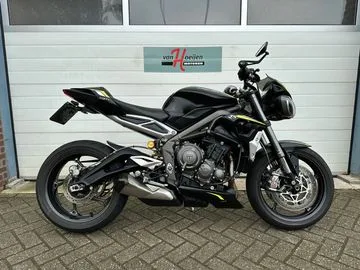 Triumph STREET TRIPLE RS (2020) — foto 1