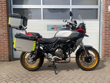 QJ Motor SRT 700 SX Touring (2025) — foto 1