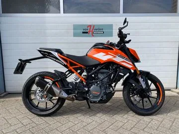 KTM Duke 125 (2018) — foto 1