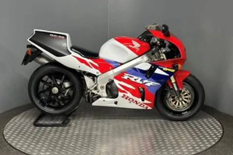 Honda RVF RC 45 (1994)