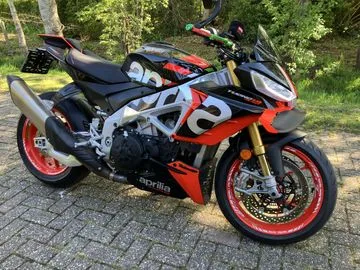 APRILIA TUONO V4 1100 FACTORY (2022) — foto 1
