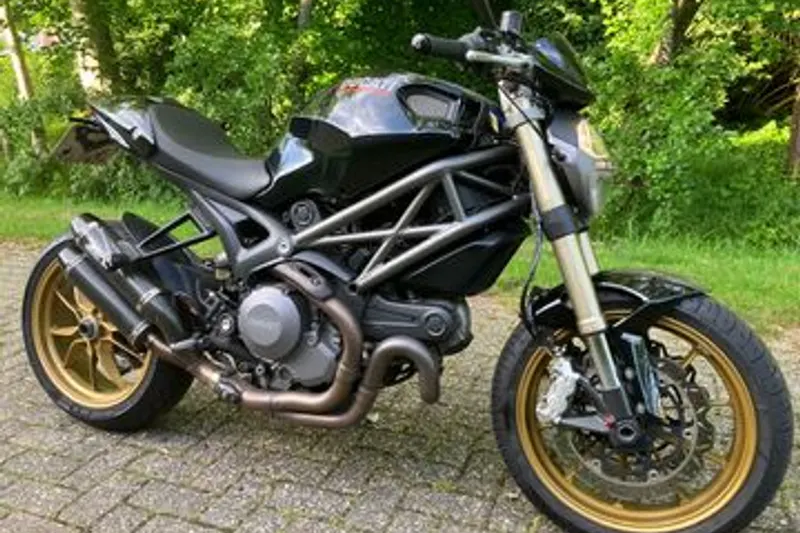 DUCATI M 1100 EVO (2011)
