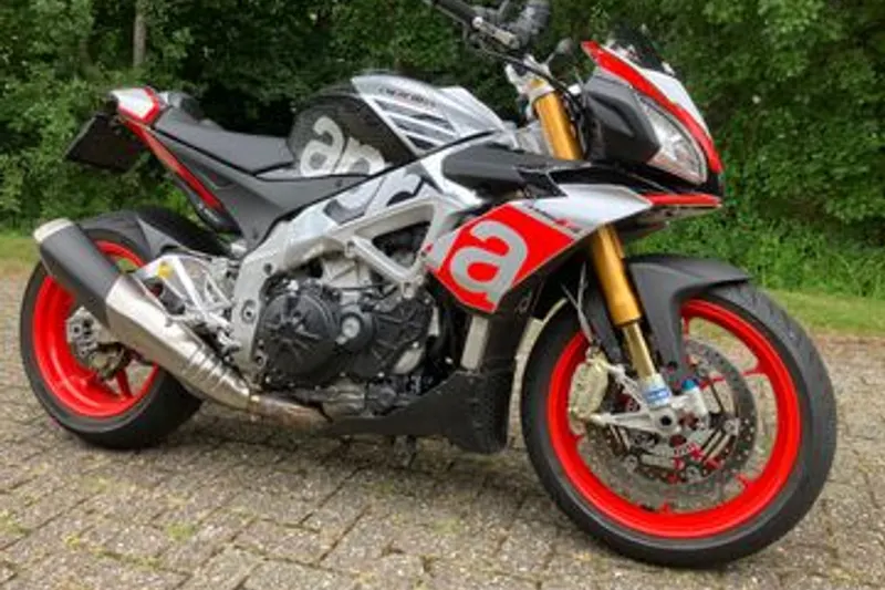 Aprilia Tuono V4 1100 FACTORY (2016)