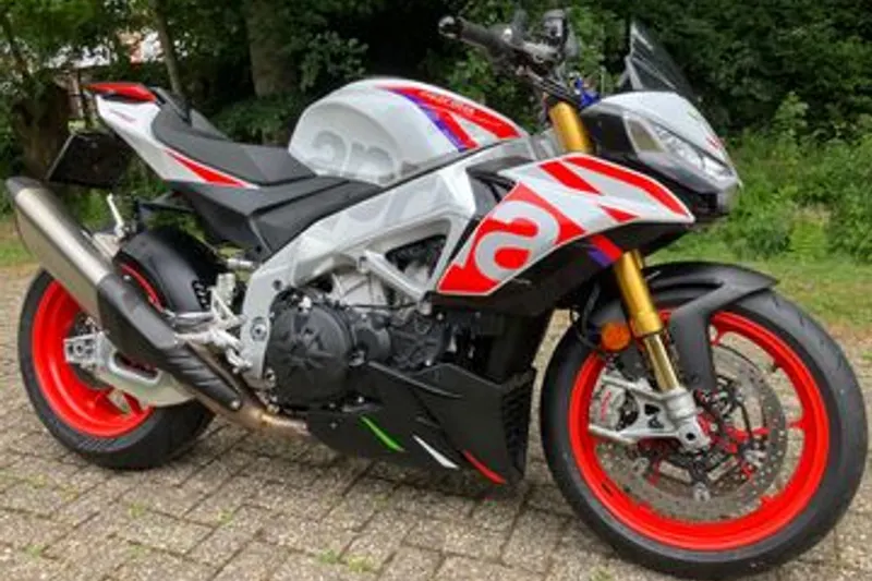 Aprilia Tuono V4 1100 FACTORY (2023)