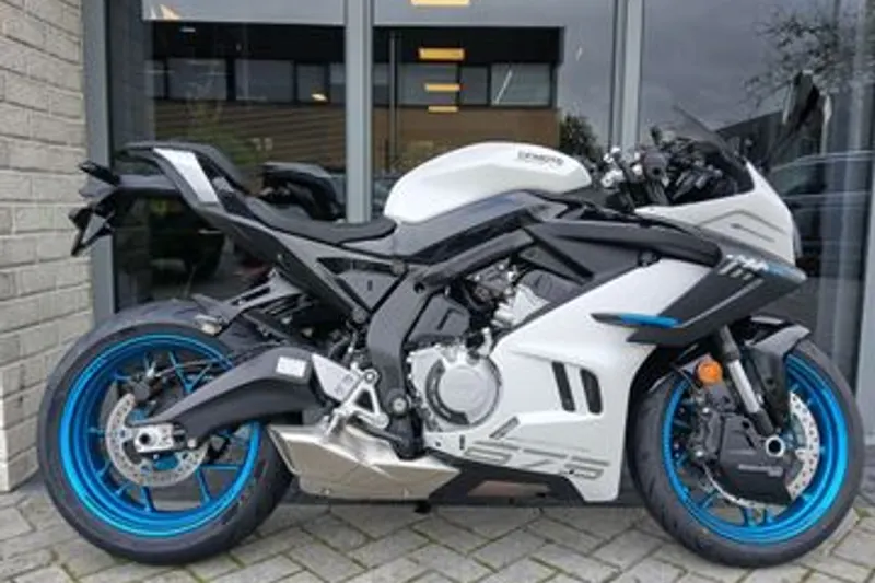 CFMoto 675SR-R (2026)