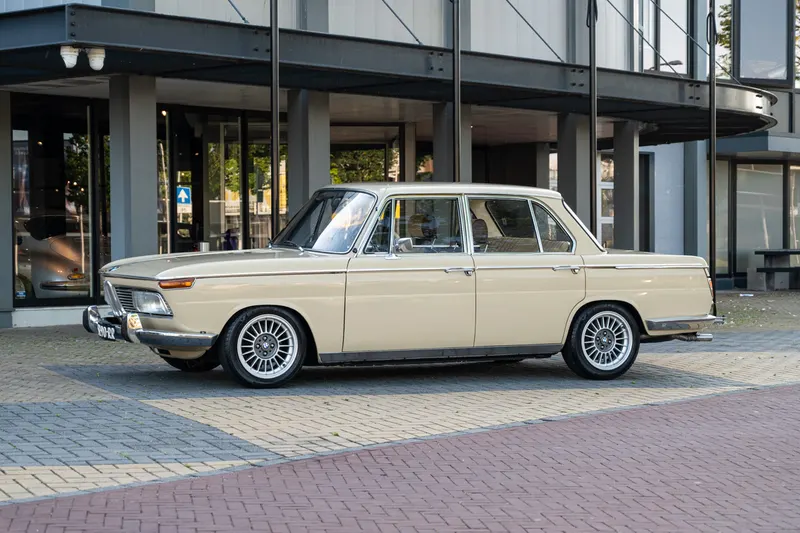 BMW 2000 (1971)