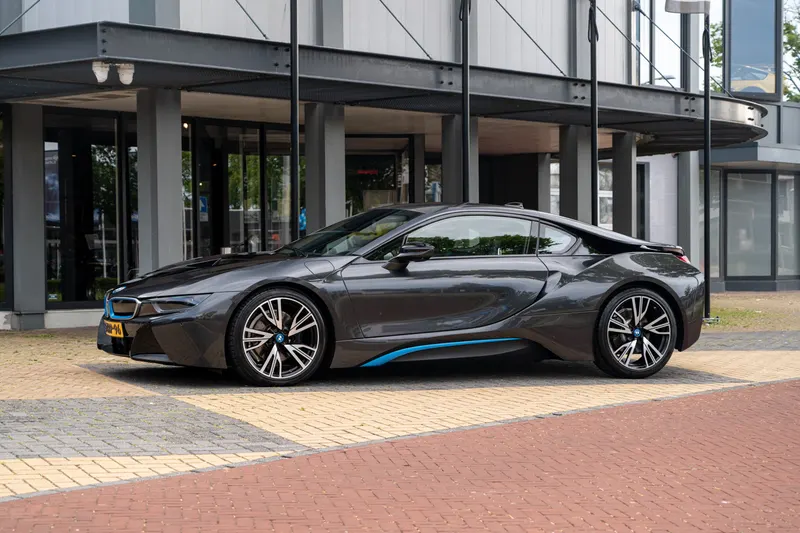BMW i8 (2015)