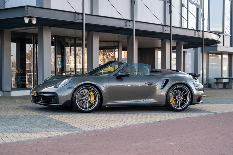 Porsche 911 (2021)