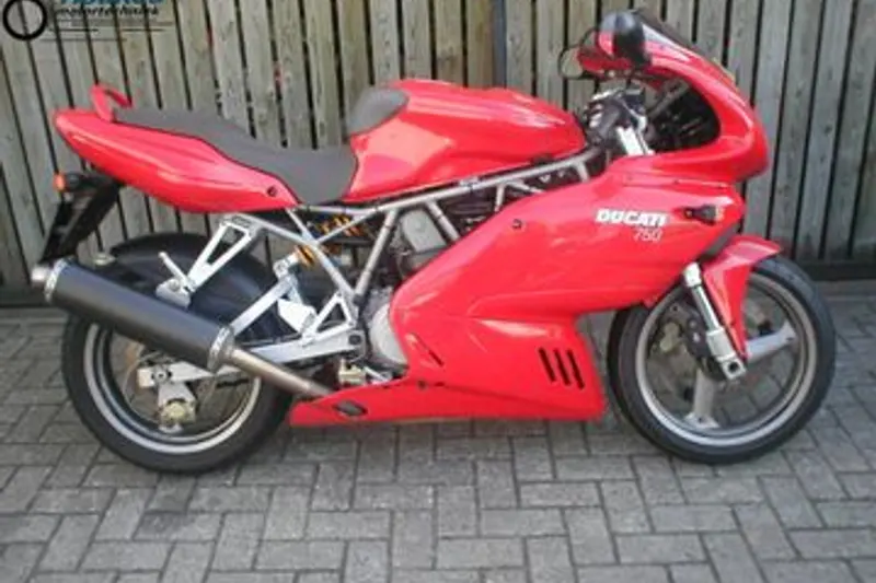 DUCATI 750 SSC (2002)