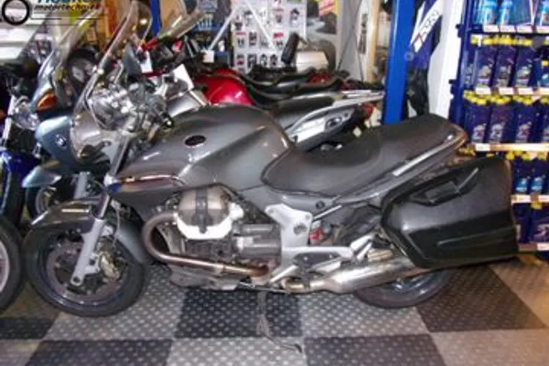 MOTO GUZZI BREVA 1100 (2005)
