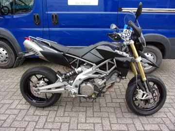 Aprilia Dorsoduro 750 (2008) — foto 1