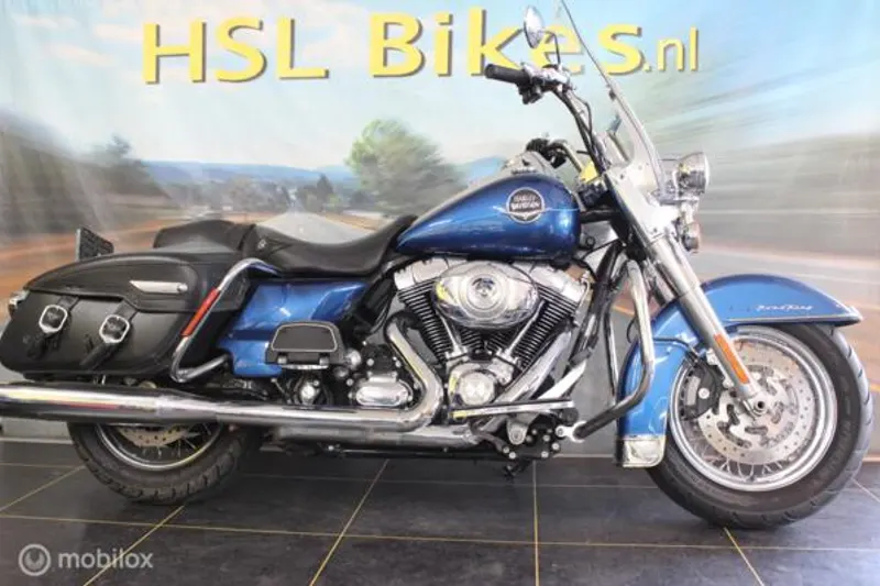 Harley-Davidson 96 FLHRC Road King Classic (2010)