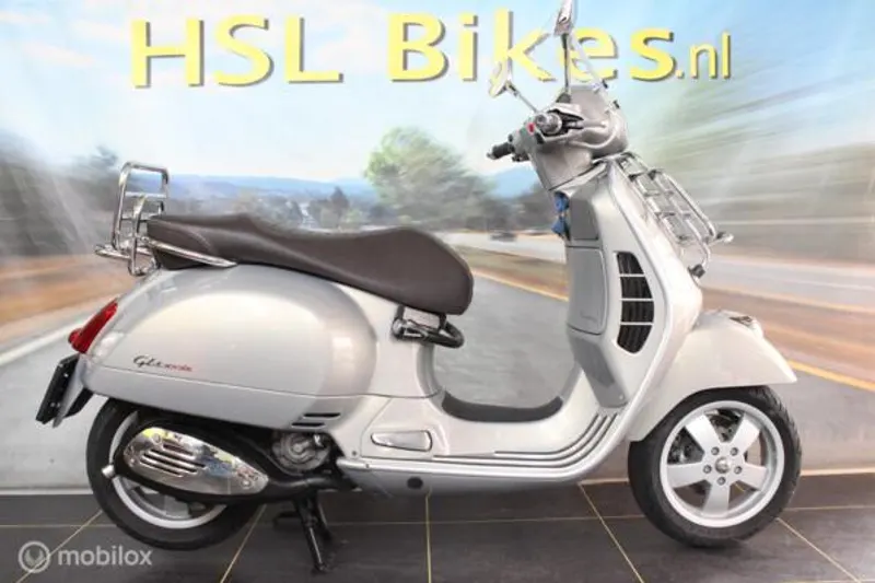 Vespa GTS 300 i.e. Touring (2013)