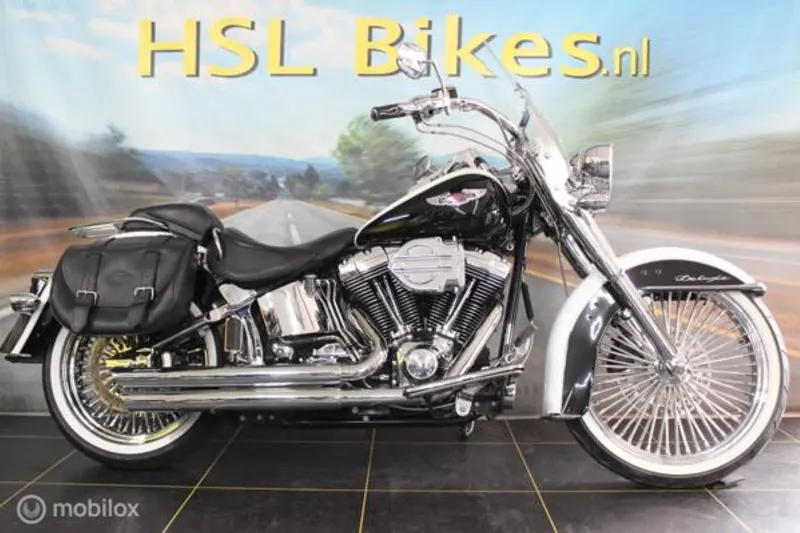 Harley-Davidson 88 FLSTNI Softtail Deluxe (2005)